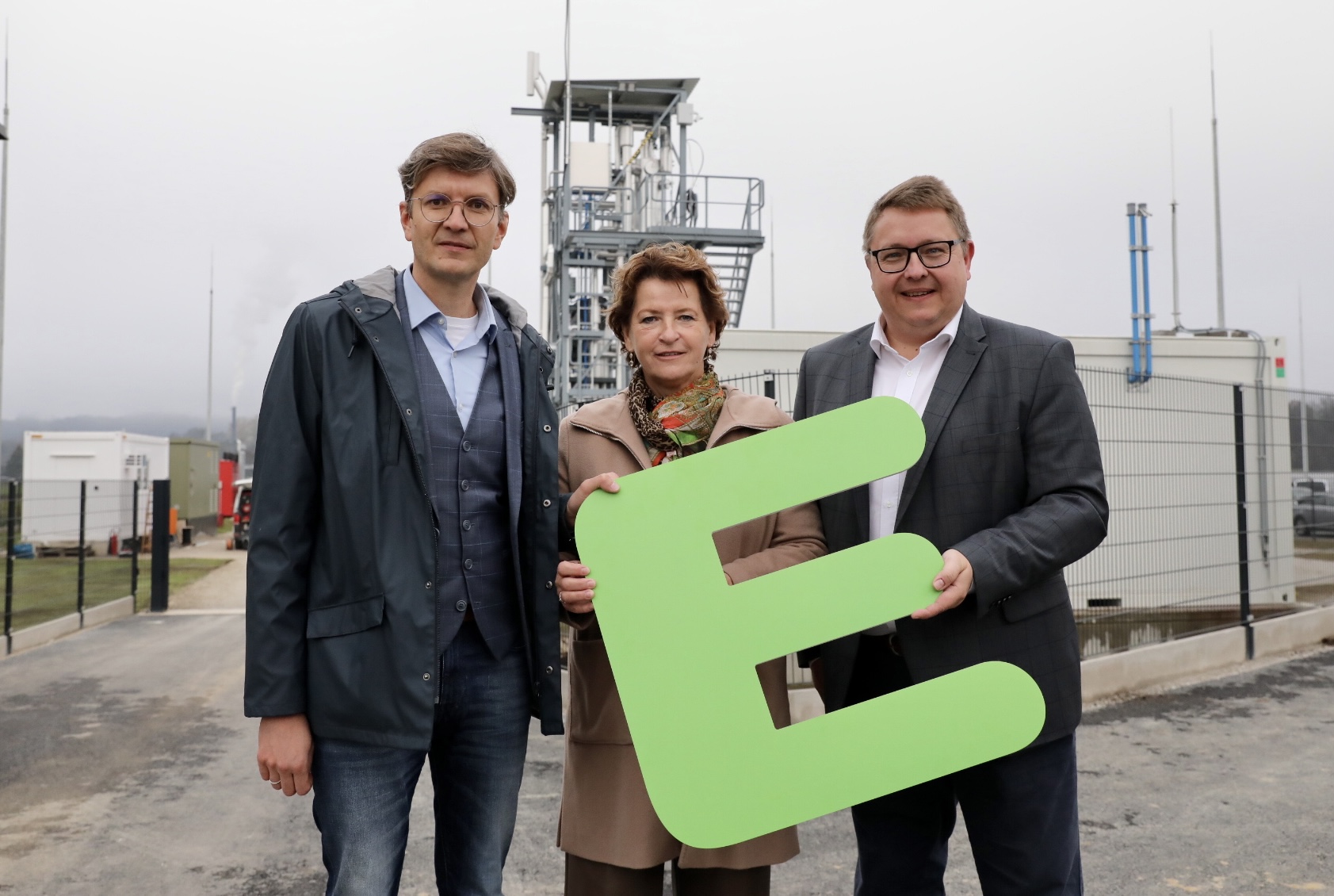 Thomas Kienberger (Montanuniversität Leoben) Landesrätin Ursula Lackner, Energie-Steiermark-Vorstandsdirektor Martin Graf (v.l.). © symbol