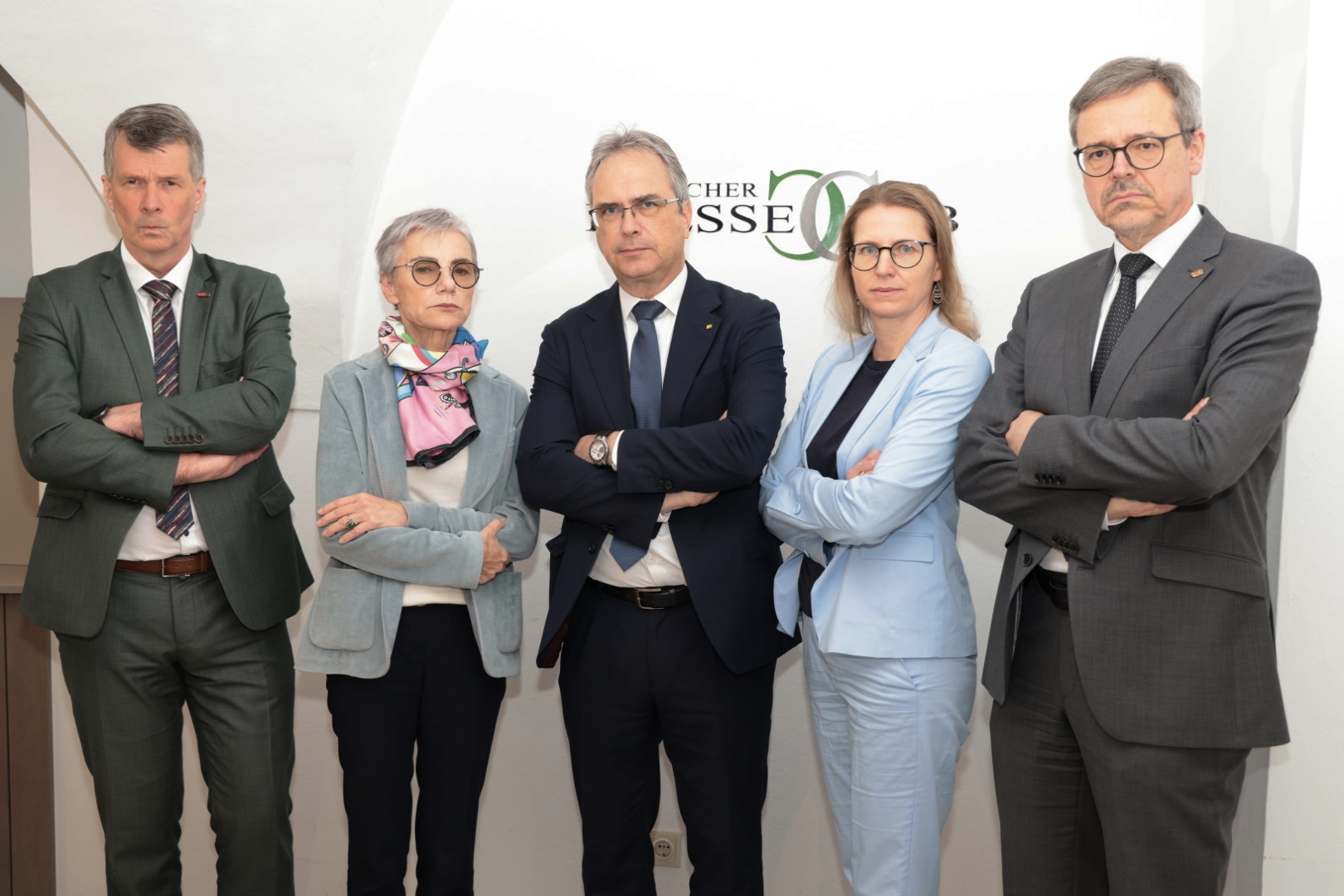 v.l.n.r: Horst Bischof, Rektor Technische Universität Graz; Andrea Kurz, Rektorin Medizinische Universität Graz; Peter Riedler, Rektor Universität Graz; Manuela Raith, Vizerektorin Montanuniversität Leoben; Georg Schulz, Rektor Universität für Musik und darstellende Kunst Graz. Foto: © Uni Graz/Schiffer