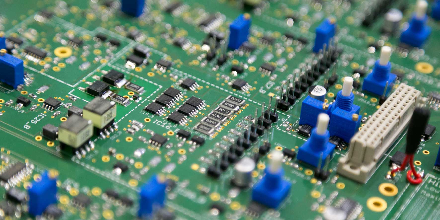 © Oliver Wolf – TU Graz Großaufnahme einer Computerplatine